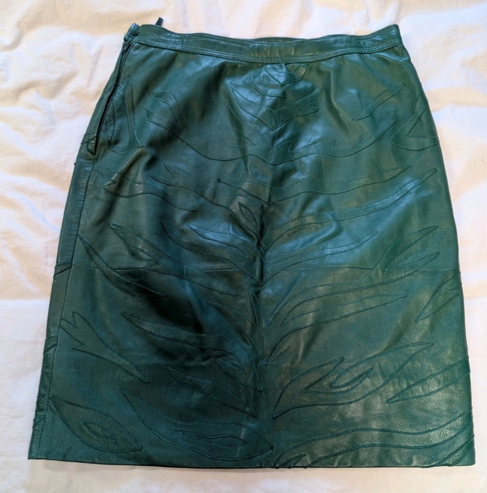 Valentino Boutique Green Leather Vintage Mini Skirt